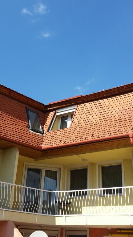 Boglárka Apartman Hajduszoboszlo Exterior foto